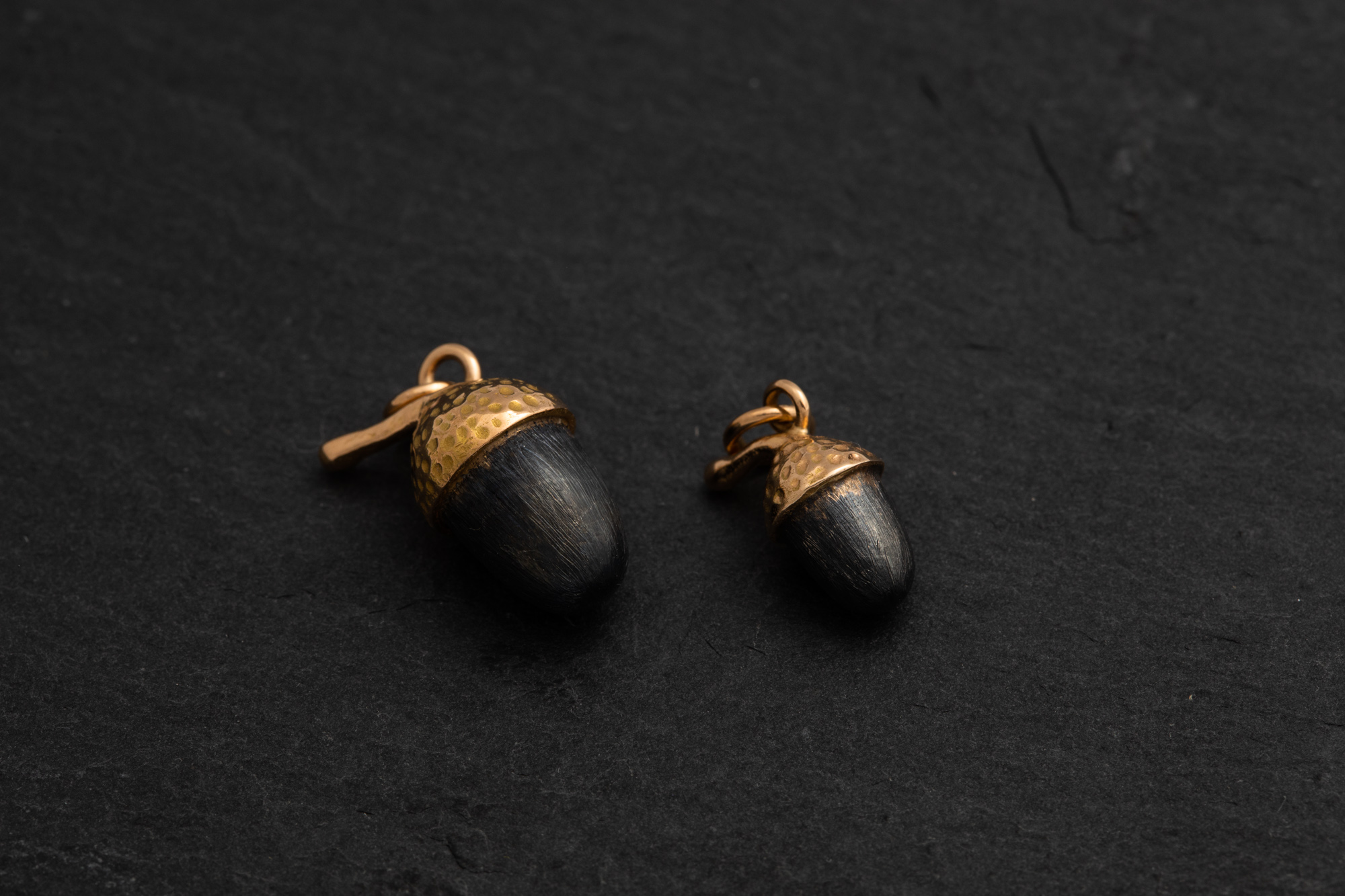 Ekollon hängsmycke Guld& Silver